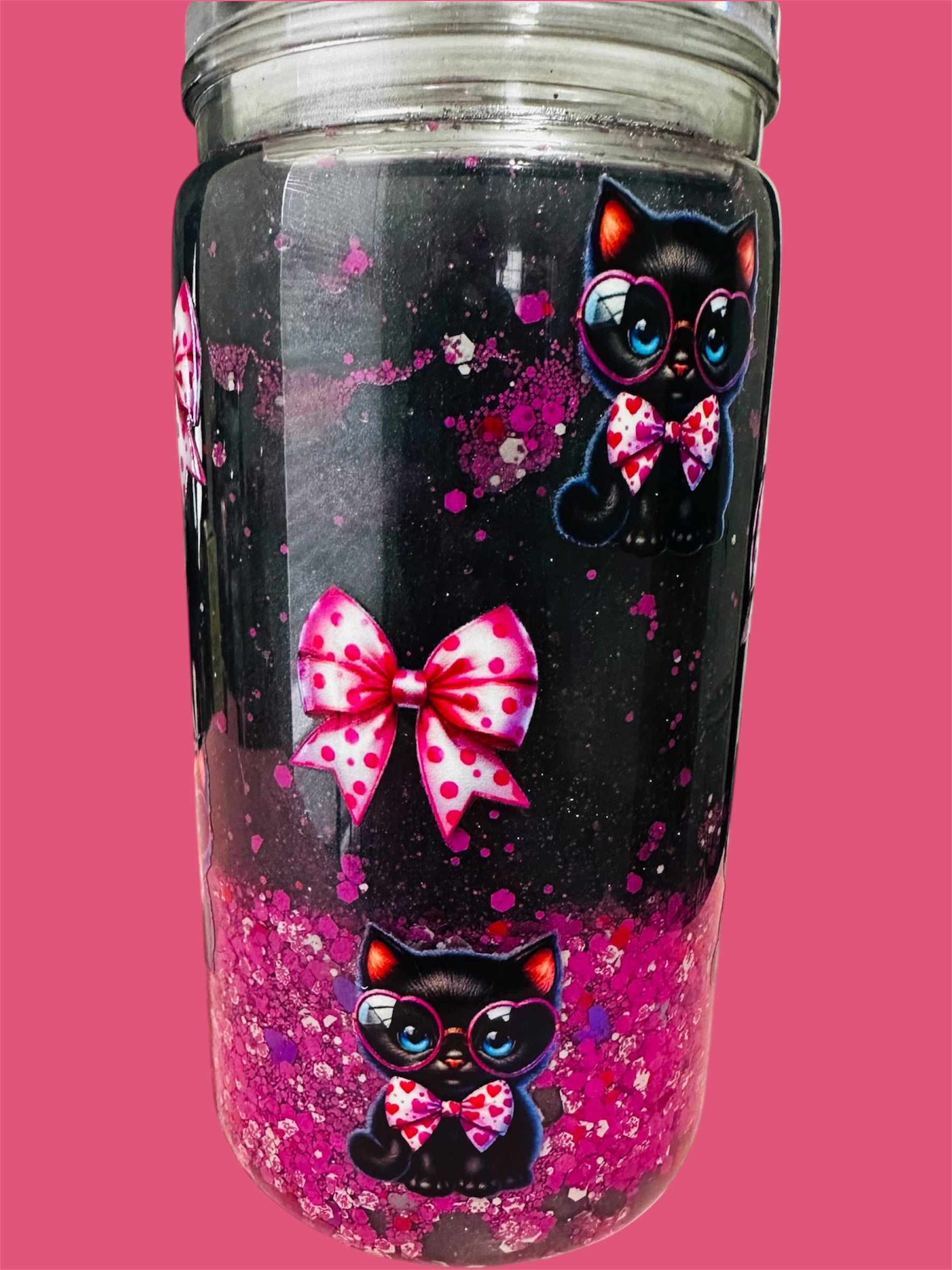 🩷✨ Pink Noir Kitty ✨🖤 16 Oz Snow Globe